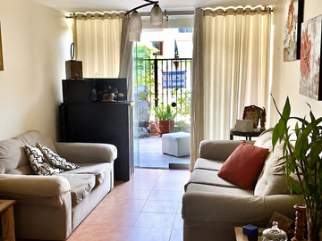Departamento en primer piso con jardín y terrazs