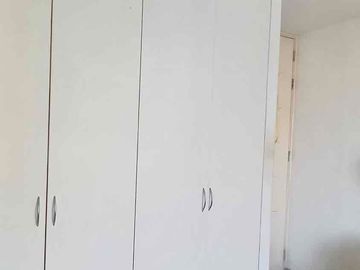 Departamento en primer piso con jardín y terrazs