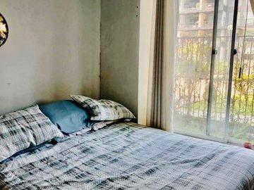 Departamento en primer piso con jardín y terrazs