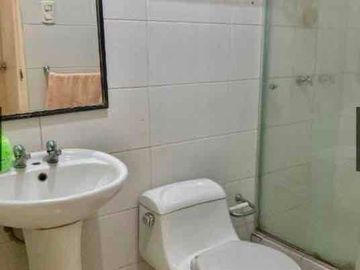 Departamento en primer piso con jardín y terrazs
