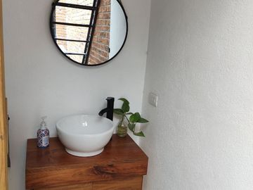 RENTO CASA AMUEBLADA EN FRACC. RESIDENCIAL SAN JAVIER EN BODEGA AURRERA EN SAN MIGUEL DE ALLENDE GUANAJUATO