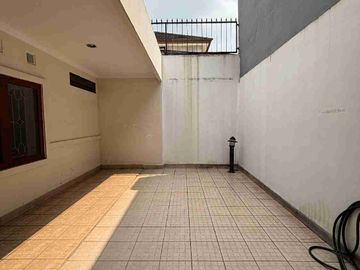 Rumah Luas Harga Murah di Villa Melati Mas