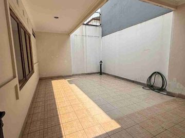 Rumah Luas Harga Murah di Villa Melati Mas