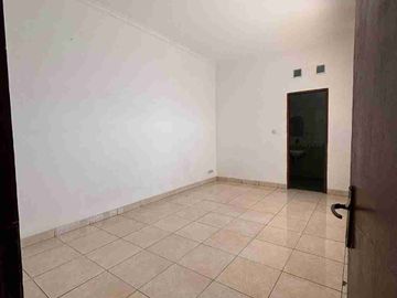 Rumah Luas Harga Murah di Villa Melati Mas