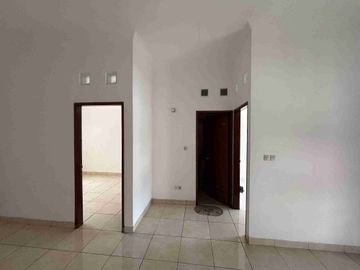 Rumah Luas Harga Murah di Villa Melati Mas