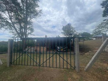 SE VENDE ☕🌳 ¡ESPECTACULAR FINCA  Y DE DESCANSO EN TIMBÍO, CAUCA! 🌳☕¡Una inversión estratégica que ya está produciendo! Espectacular propiedad rural de 16.763 m² en total, disponible completa o por lotes independientes con ESCRITURA INDIVIDUAL.📌ÁREA 16.763 mts2