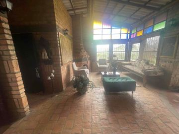 SE VENDE ☕🌳 ¡ESPECTACULAR FINCA  Y DE DESCANSO EN TIMBÍO, CAUCA! 🌳☕¡Una inversión estratégica que ya está produciendo! Espectacular propiedad rural de 16.763 m² en total, disponible completa o por lotes independientes con ESCRITURA INDIVIDUAL.📌ÁREA 16.763 mts2