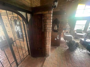 SE VENDE ☕🌳 ¡ESPECTACULAR FINCA  Y DE DESCANSO EN TIMBÍO, CAUCA! 🌳☕¡Una inversión estratégica que ya está produciendo! Espectacular propiedad rural de 16.763 m² en total, disponible completa o por lotes independientes con ESCRITURA INDIVIDUAL.📌ÁREA 16.763 mts2