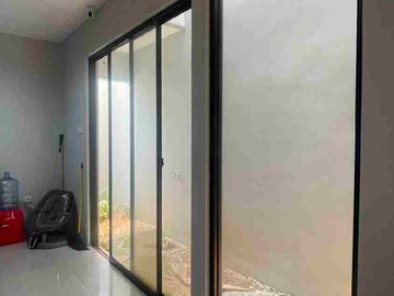 Jual Rumah 3 Lantai Grand Wisata Z Living Semi furnished & Strategis
