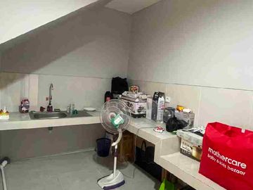 Jual Rumah 3 Lantai Grand Wisata Z Living Semi furnished & Strategis