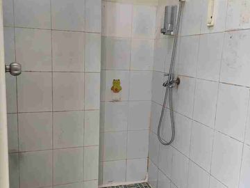 Jual Rumah 3 Lantai Grand Wisata Z Living Semi furnished & Strategis