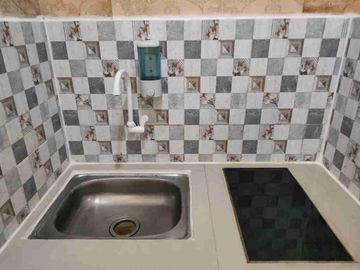 Jual Rumah 3 Lantai Grand Wisata Z Living Semi furnished & Strategis