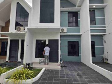 RUMAH MEWAH DI SETIABUDI MEDAN SIAP HUNI LOKASI DALAM KOMPLEK