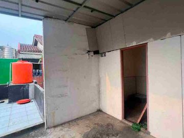 DISWAKAN RUKO DIMENSI 11 x 22, Di Lokasi komersil Beji Depok, Kota Depok