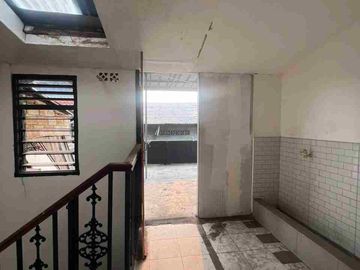 DISWAKAN RUKO DIMENSI 11 x 22, Di Lokasi komersil Beji Depok, Kota Depok