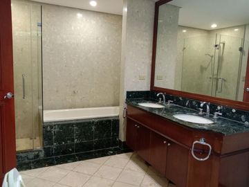 Special Three Bedroom Unit with Patio in Rizal Tower For Lease
