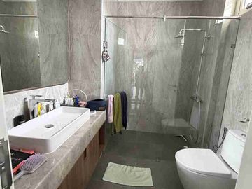 Dijual Rumah Posisi di Hook Summarecon Bogor.Full Furnished.