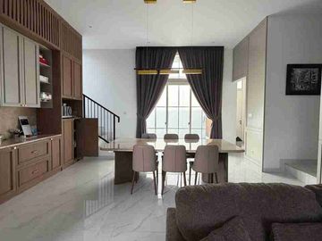 Dijual Rumah Posisi di Hook Summarecon Bogor.Full Furnished.