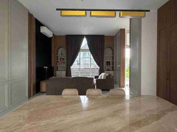 Dijual Rumah Posisi di Hook Summarecon Bogor.Full Furnished.