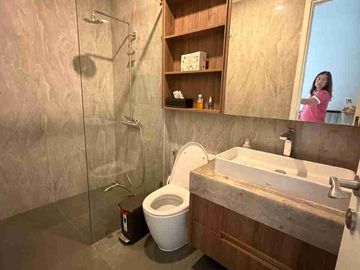 Dijual Rumah Posisi di Hook Summarecon Bogor.Full Furnished.