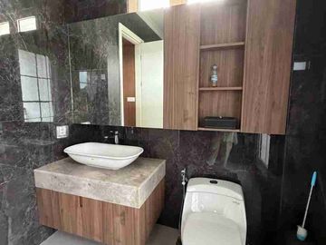 Dijual Rumah Posisi di Hook Summarecon Bogor.Full Furnished.