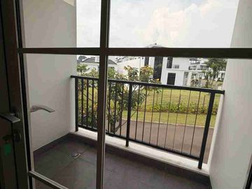 Dijual Rumah Posisi di Hook Summarecon Bogor.Full Furnished.