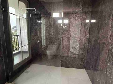 Dijual Rumah Posisi di Hook Summarecon Bogor.Full Furnished.