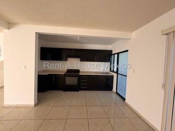 El Mirador - RENTA. Casa con amenidades y 3 recámaras