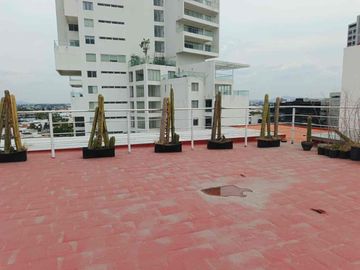 Rento moderno loft de dos habitaciones a la entrada de Lomas por Chedraui.