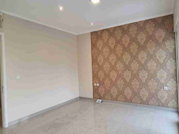 Dijual Rumah Baru Renovasi SHM 4+1 KT di Summarecon Bekasi