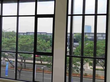 Ruko baru 3 Lantai Enchante Business Park BSD hadap jalan raya disewakan