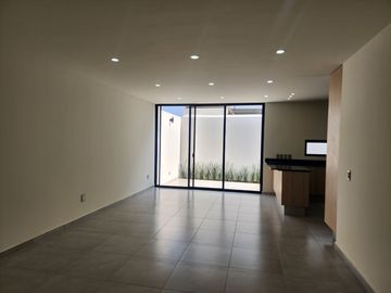 Casa en Renta de 4 Recamaras en Solares Residencial Zapopan