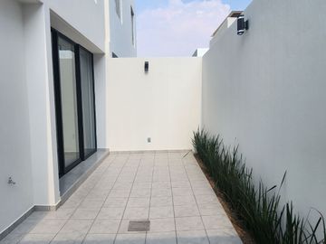 Casa en Renta de 4 Recamaras en Solares Residencial Zapopan
