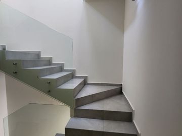 Casa en Renta de 4 Recamaras en Solares Residencial Zapopan