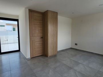 Casa en Renta de 4 Recamaras en Solares Residencial Zapopan