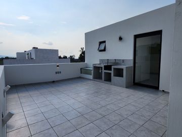 Casa en Renta de 4 Recamaras en Solares Residencial Zapopan