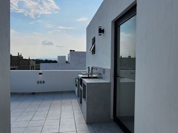 Casa en Renta de 4 Recamaras en Solares Residencial Zapopan