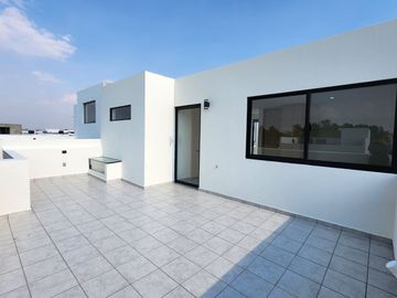 Casa en Renta de 4 Recamaras en Solares Residencial Zapopan