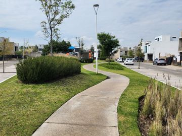 Casa en Renta de 4 Recamaras en Solares Residencial Zapopan