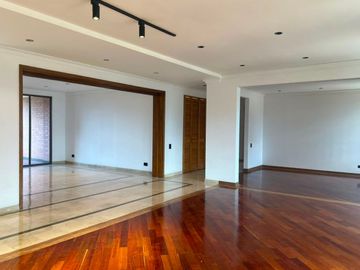 Apartamento en Arriendo en Los Balsos,Poblado Medellín Antioquia
