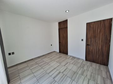 CASA EN RENTA EN ZIBATA CON ROOF GARDEN Y JARDIN