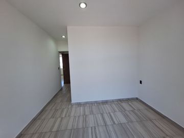 CASA EN RENTA EN ZIBATA CON ROOF GARDEN Y JARDIN