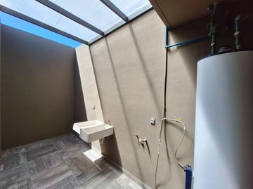 CASA EN RENTA EN ZIBATA CON ROOF GARDEN Y JARDIN
