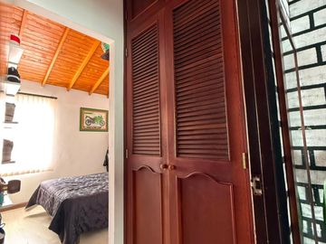 ARRIENDO CASA, ROBLEDO, SENDERO ROBLEDALES