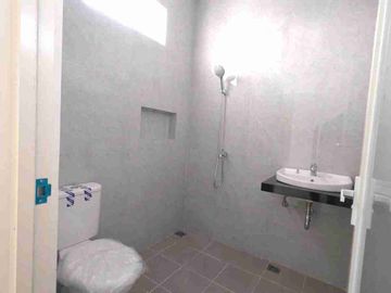 sewa Rumah Klampis Semolo Barat area Sukolilo Siap Huni