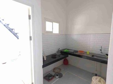 sewa Rumah Klampis Semolo Barat area Sukolilo Siap Huni