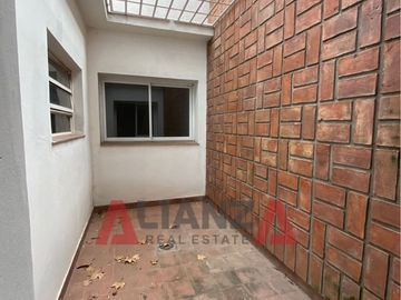 Hermosa Casa en San Lorenzo - 4 Dorm, 2 Baños, Terraza, Placares Empotrados!