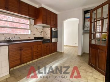 Hermosa Casa en San Lorenzo - 4 Dorm, 2 Baños, Terraza, Placares Empotrados!