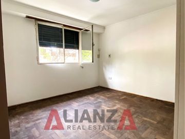 Hermosa Casa en San Lorenzo - 4 Dorm, 2 Baños, Terraza, Placares Empotrados!