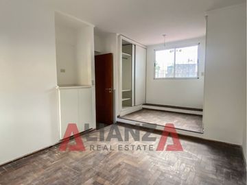 Hermosa Casa en San Lorenzo - 4 Dorm, 2 Baños, Terraza, Placares Empotrados!